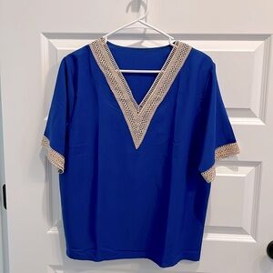 Women’s shirt with embroidery